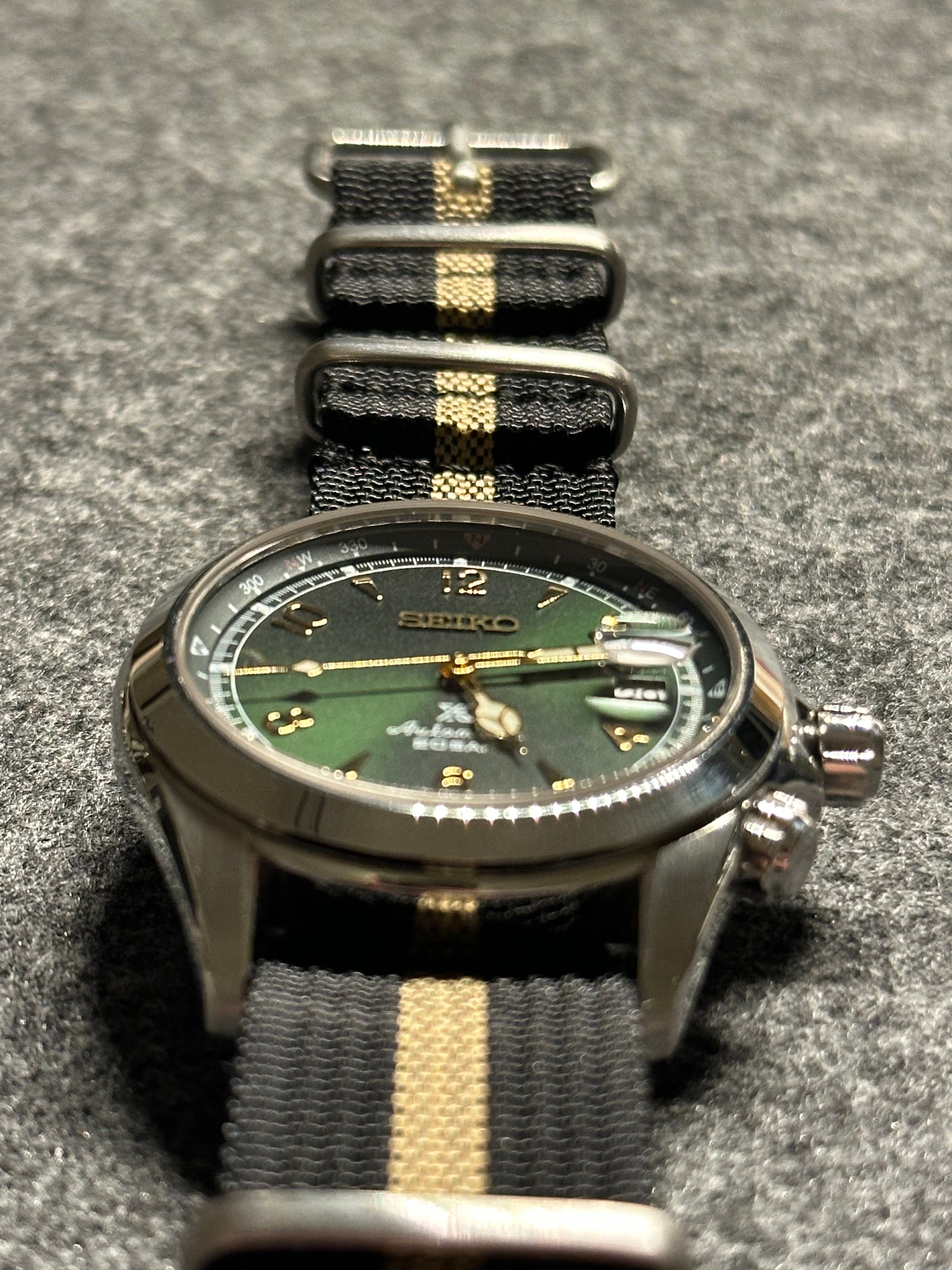 NATO óraszíj - 20 mm fekete zöld csíkkal